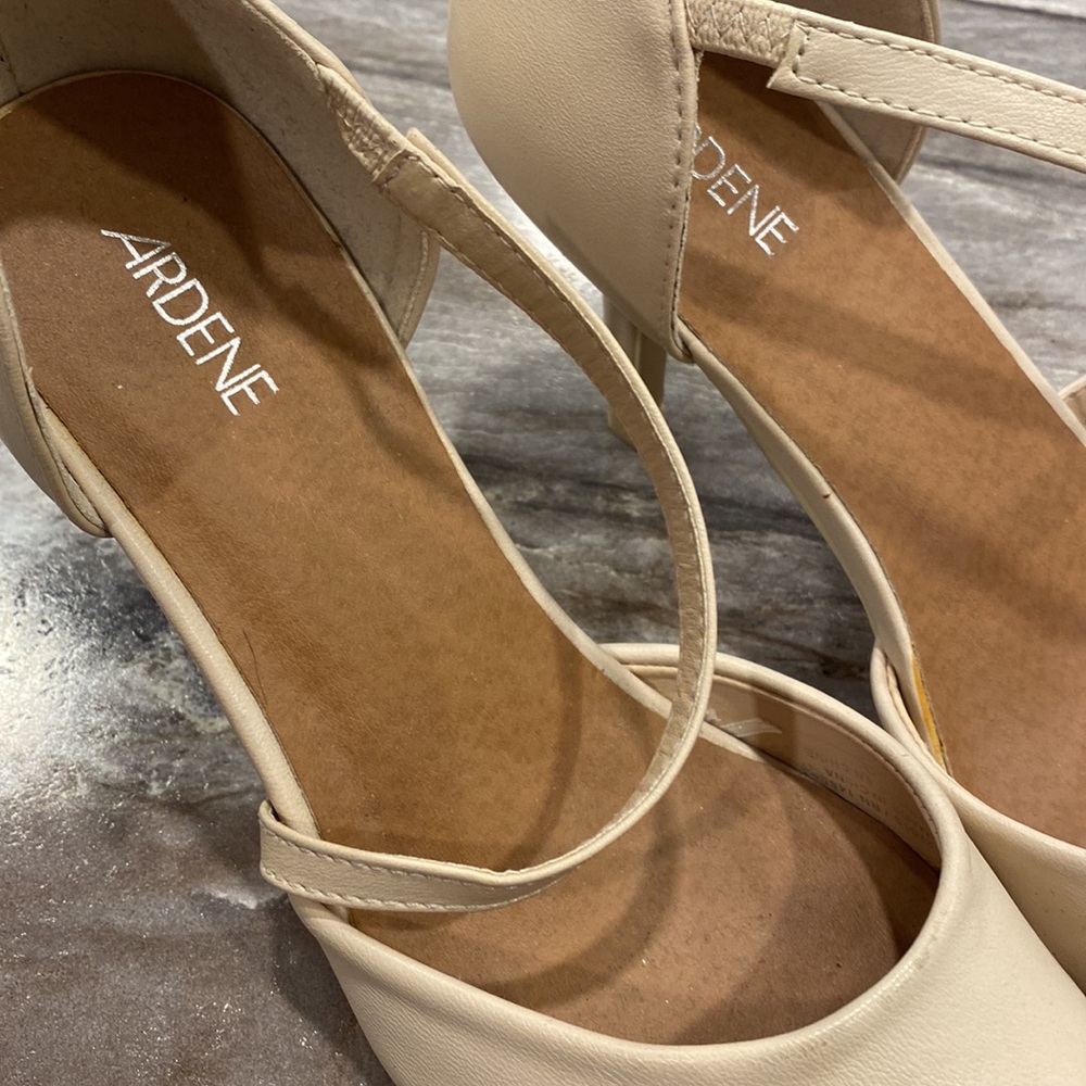 Nude Pump - Picture 7 of 7